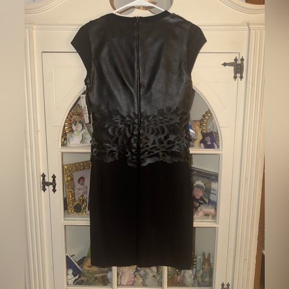 Laundry By Shelli Segal Black Dress with Leather Detail 4 NWT - Picture 2 of 5
